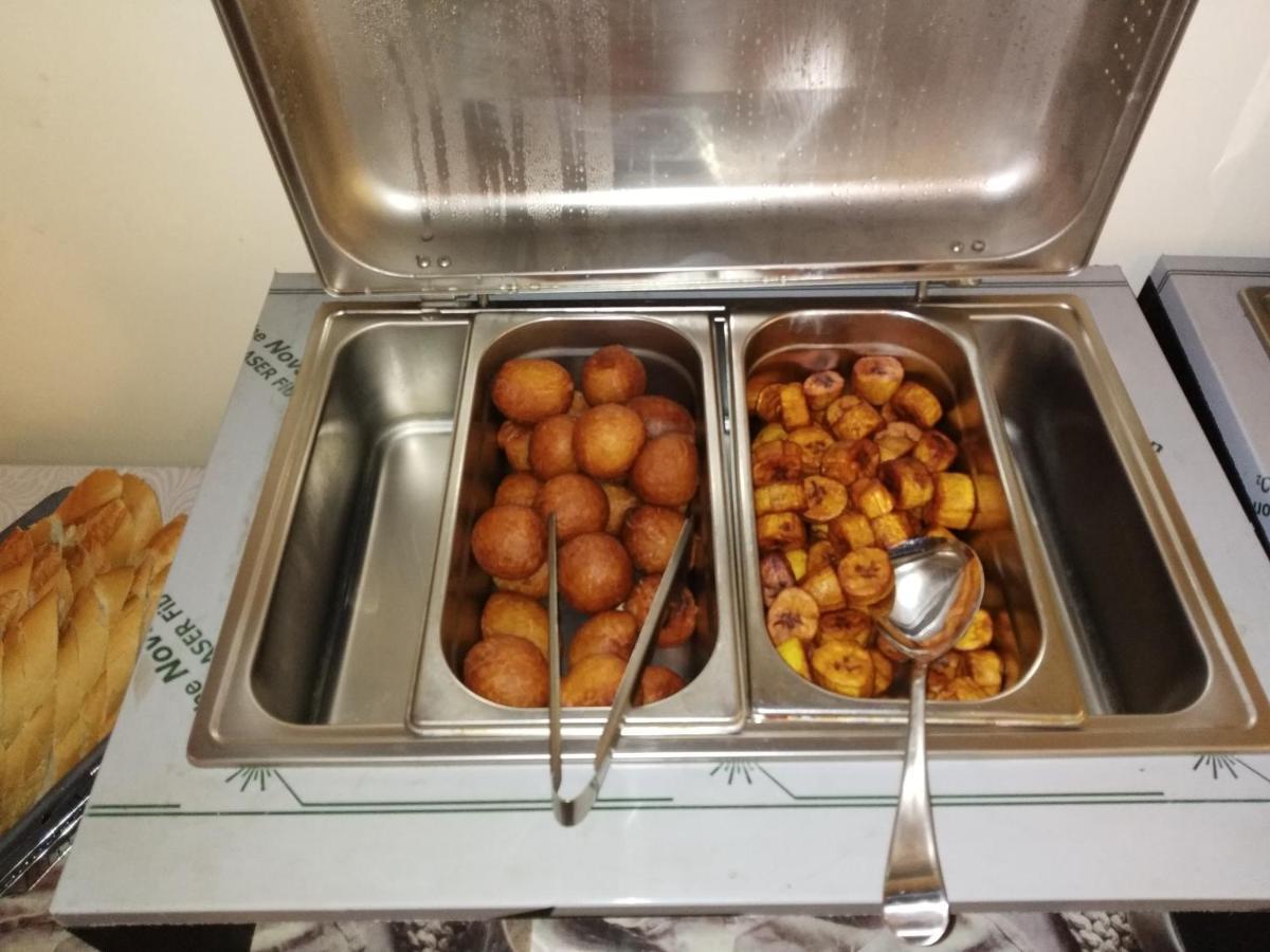Yaoundé New Heaven Hotel מראה חיצוני תמונה